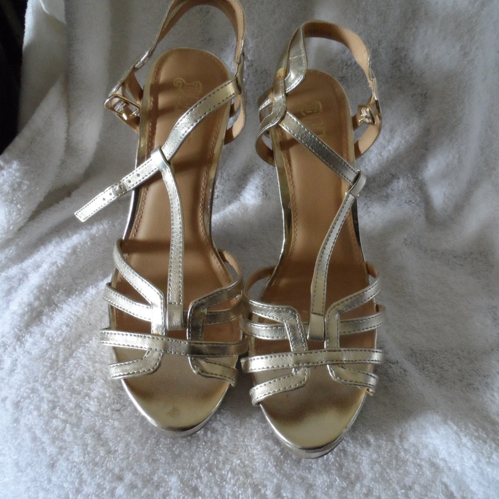 Brash Gold strappy high heal sandals size 9M